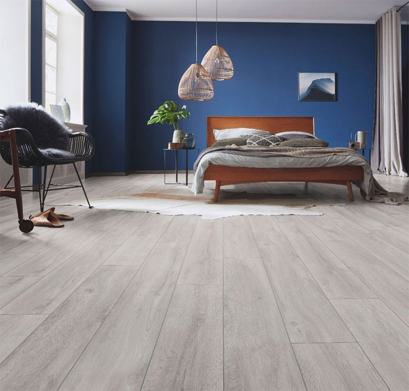 Parchet laminat Superior Advanced 8 mm Stejar ton mediu D4956