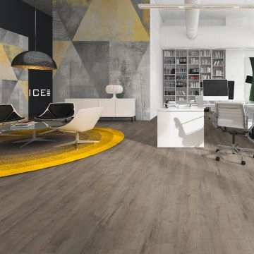 Parchet laminat Superior Advanced Plus 8 mm Stejar ton inchis D4619