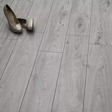 Parchet laminat Swiss Krono SwissTech 10 mm Oak grey 3 ton inchis