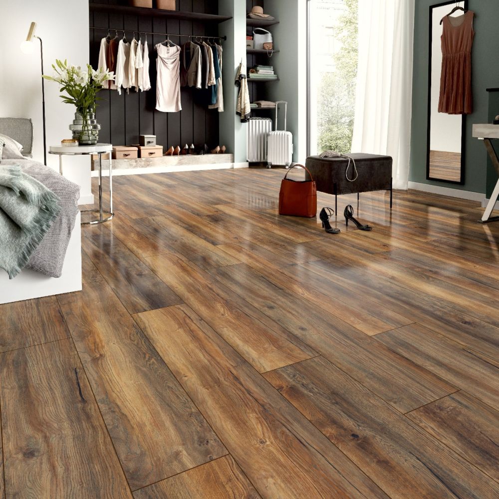 Parchet laminat Kronotex Exquisit Plus 8 mm Stejar ton mediu D3570