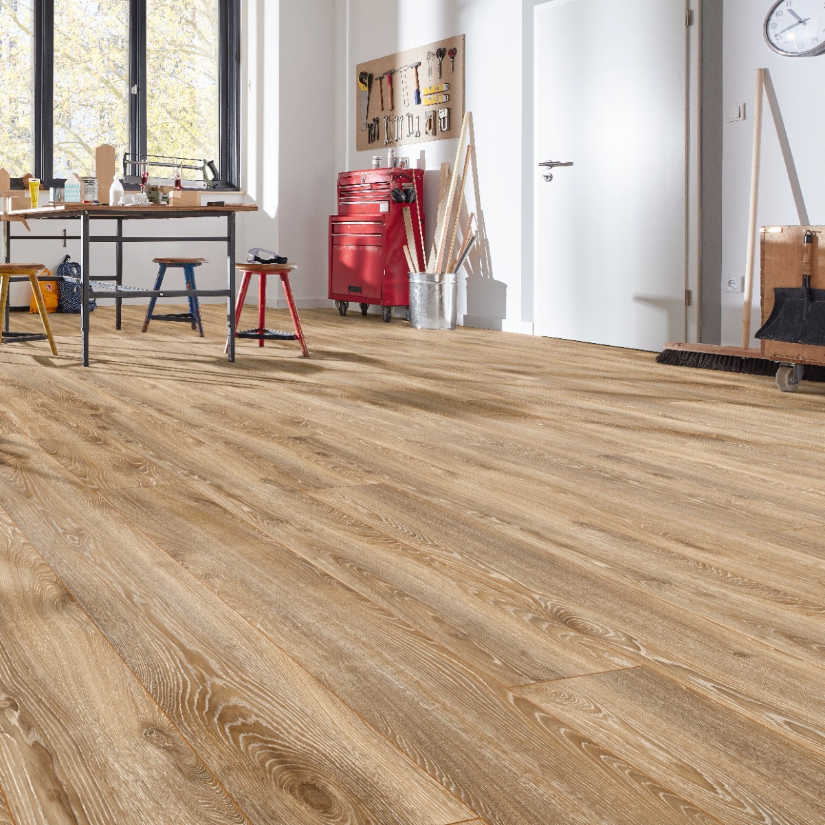 Parchet laminat Kronotex Mammut Plus 10 mm Stejar ton mediu D4795
