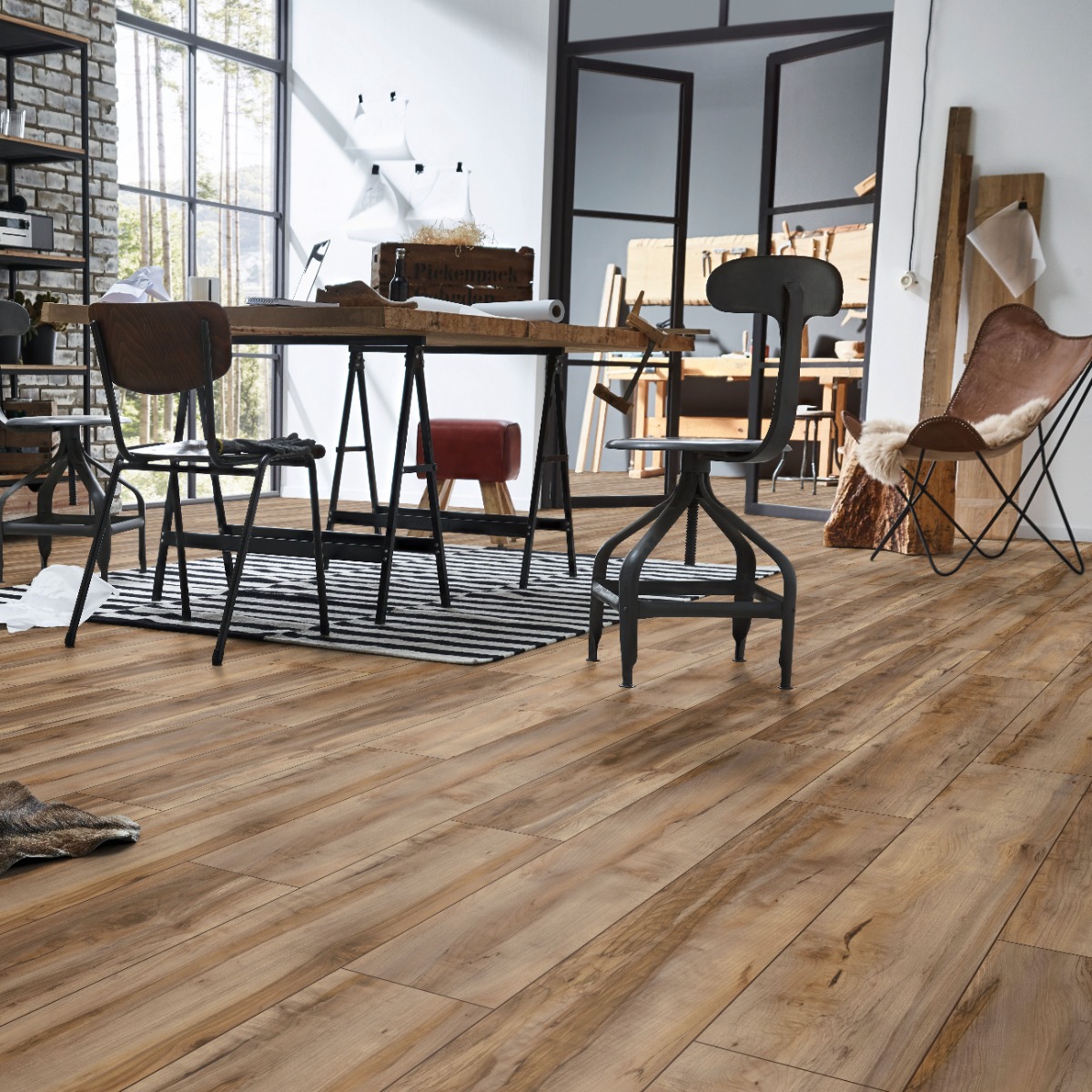 Parchet laminat Kronotex Exquisit 8 mm Stejar ton inchis D6007