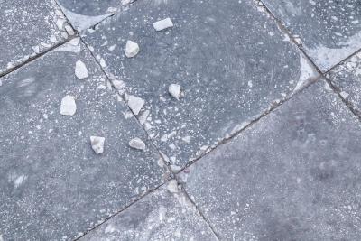 Greseala din cauza careia gresia de exterior se poate sparge la iarna