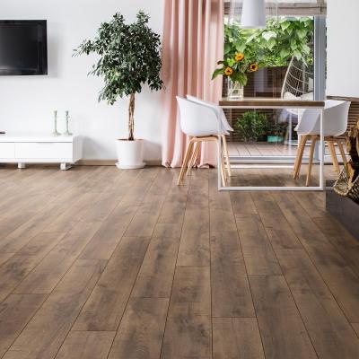 Parchetul PVC: Soluția Ideală pentru Pardoseli Durabile și Estetice